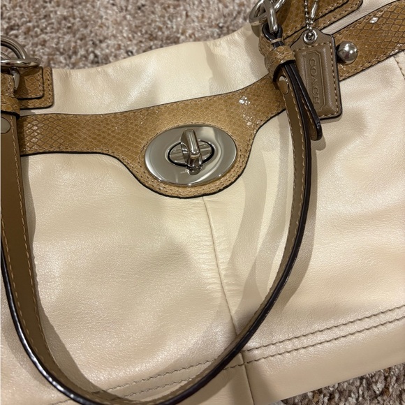 Coach Penelope Leather Carryall/Shoulder Tote And Matching Wallet! - Picture 10 of 16